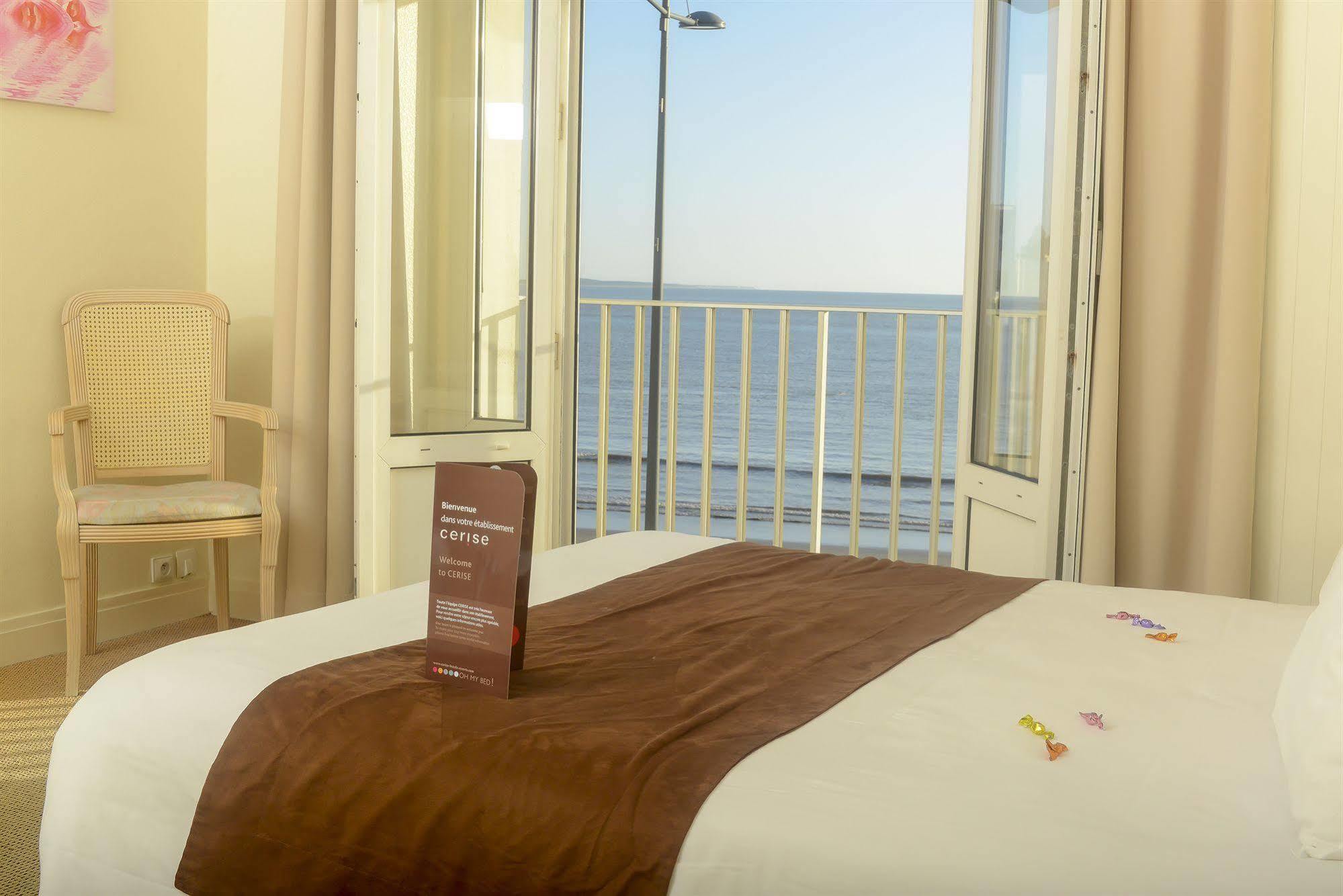 Cerise Royan - Le Grand Hotel De La Plage 外观 照片