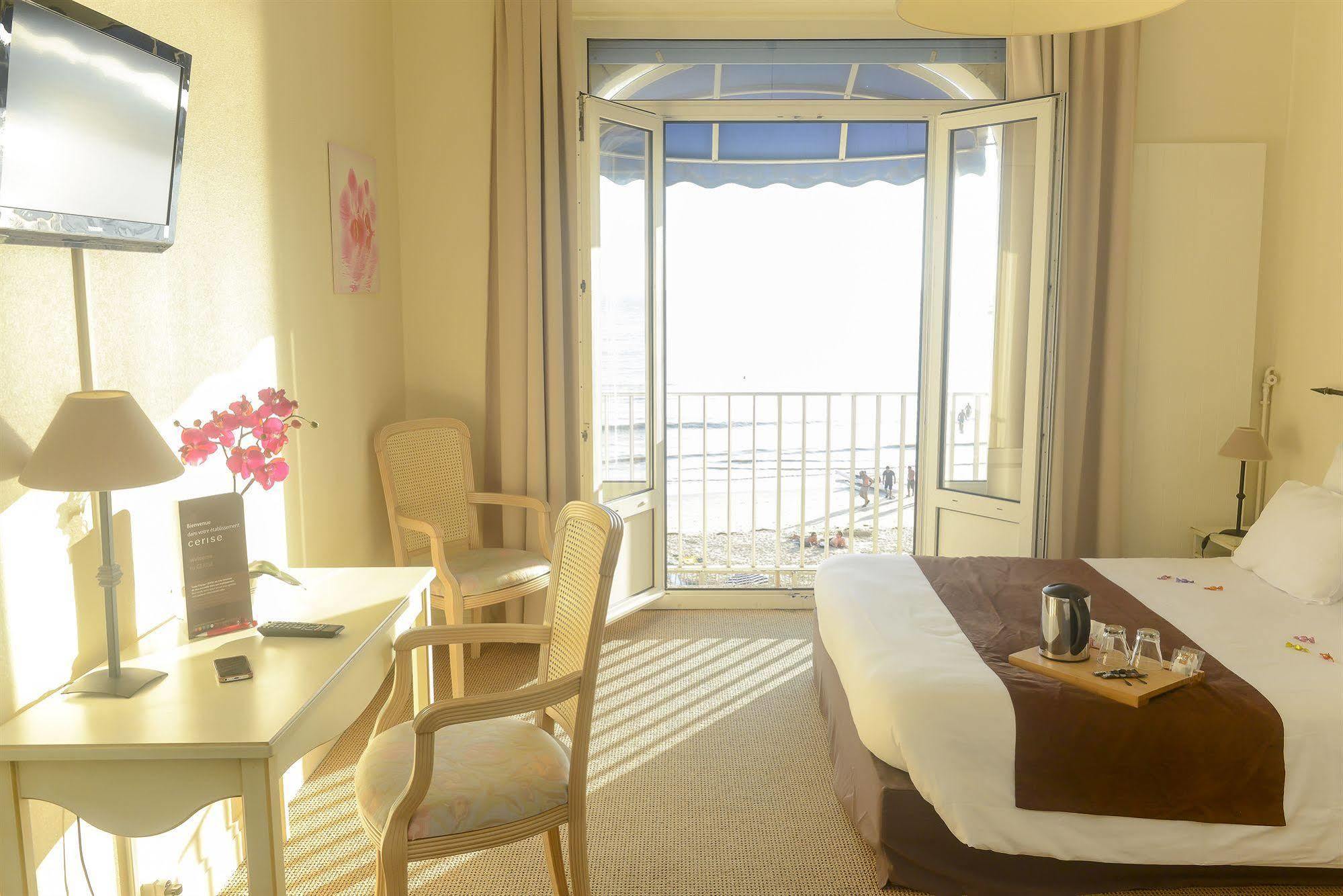 Cerise Royan - Le Grand Hotel De La Plage 外观 照片